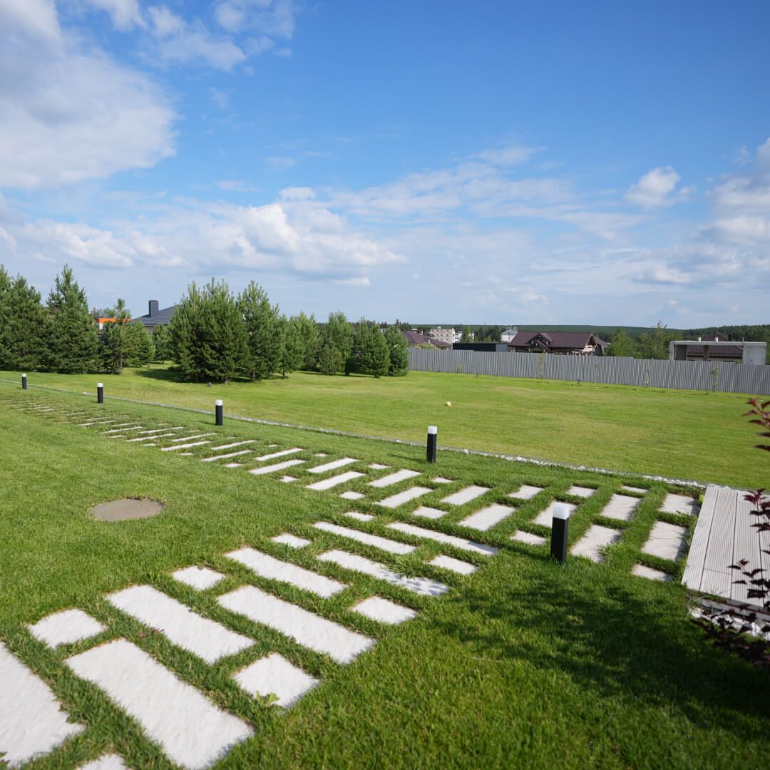 Шаговая плита STONE Светлая Галька 990х330х55мм в Омутнинске фото